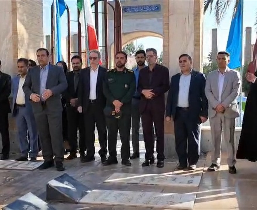 غبارروبی مزار شهدا به مناسبت هفته پدافند غیرعامل